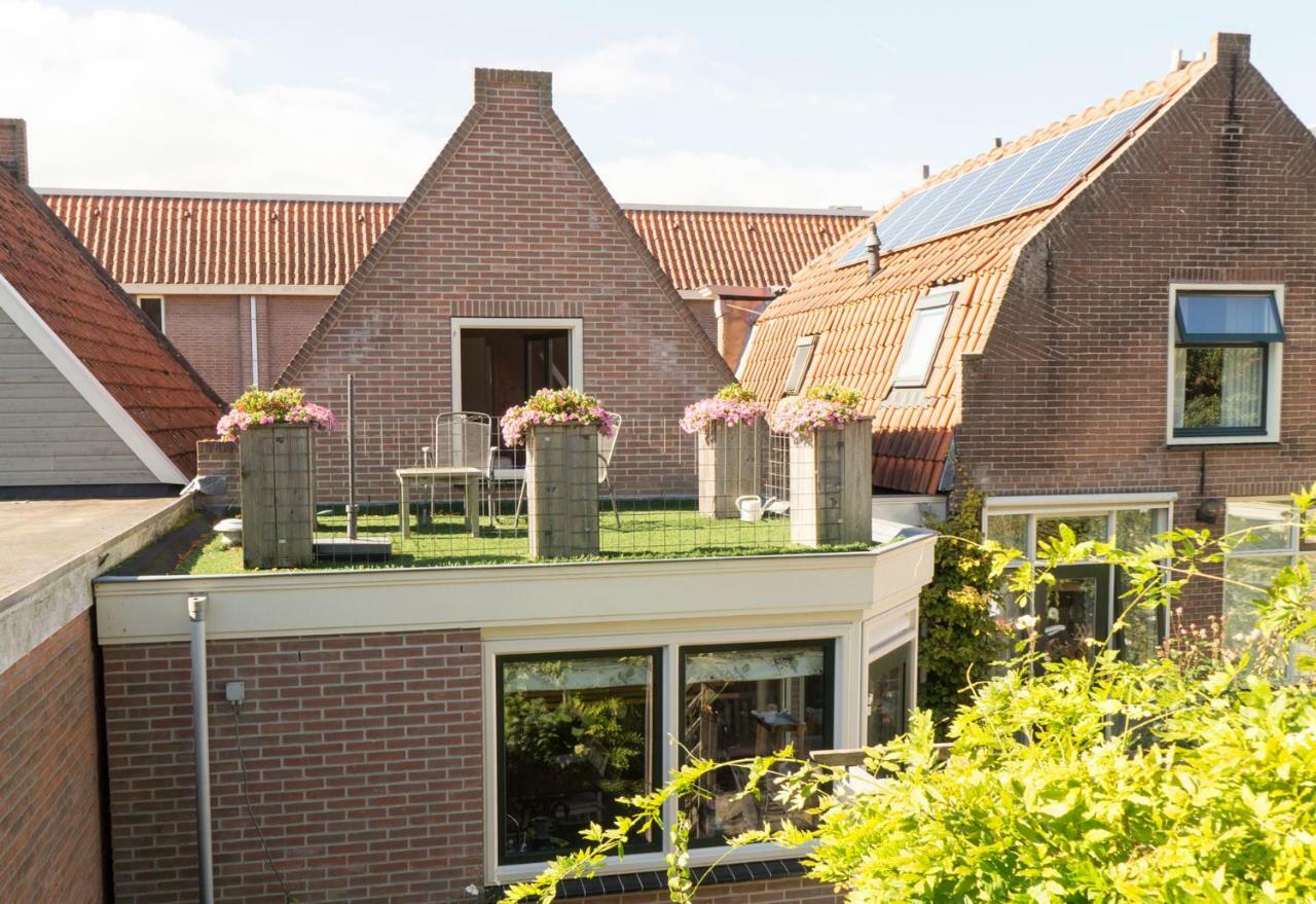 Bij De Buren Enkhuizen Exterior photo
